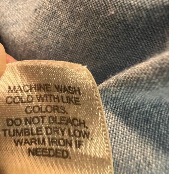 J Jill Women's Denim Blouse with Cloth Buttons on Front and Cuffs Size LP - Picture 7 of 7